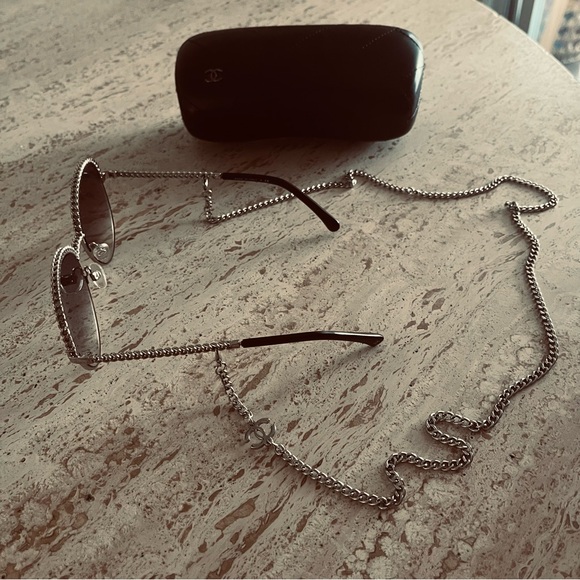 Timeless CHANEL sunglasses with chain,authentic. Sold out out everywhere. - Picture 8 of 12